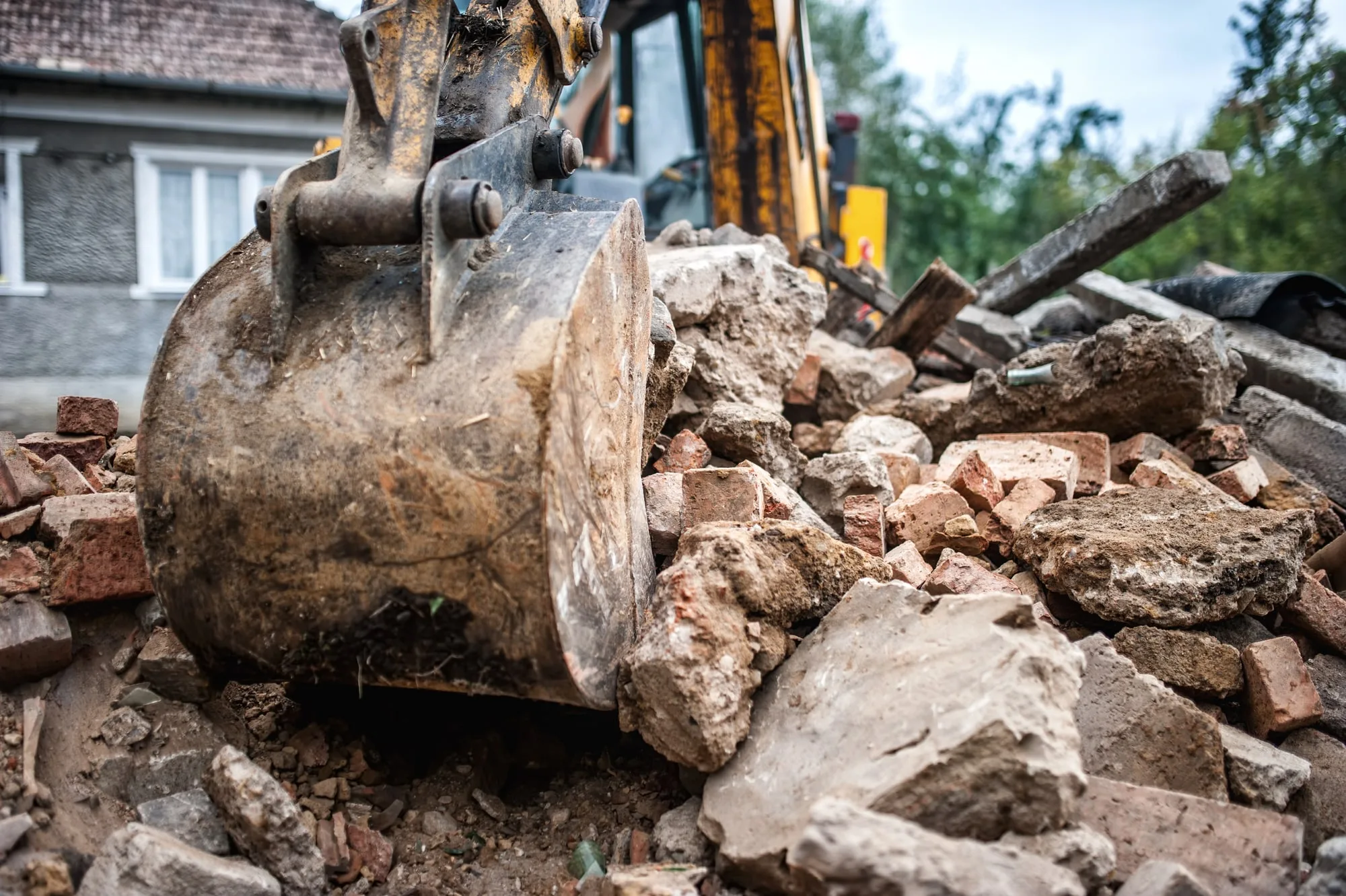 Full house demolition of a Gold Coast home